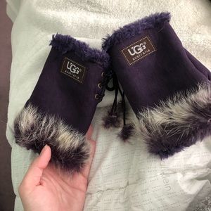 Women’s Ugg mittens NWT